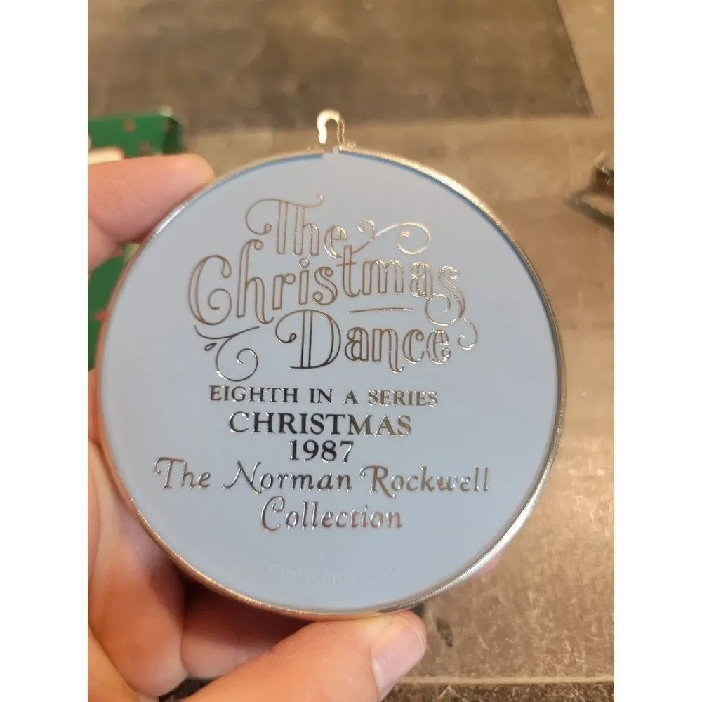 Hallmark 1987 Norman Rockwell the Christmas dance ornament‎ Xmas decor